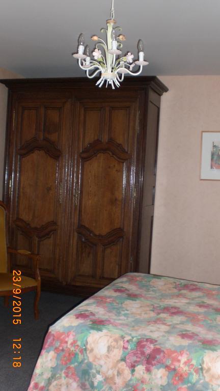 Auberge De L'Atre Quarre-les-Tombes Room photo